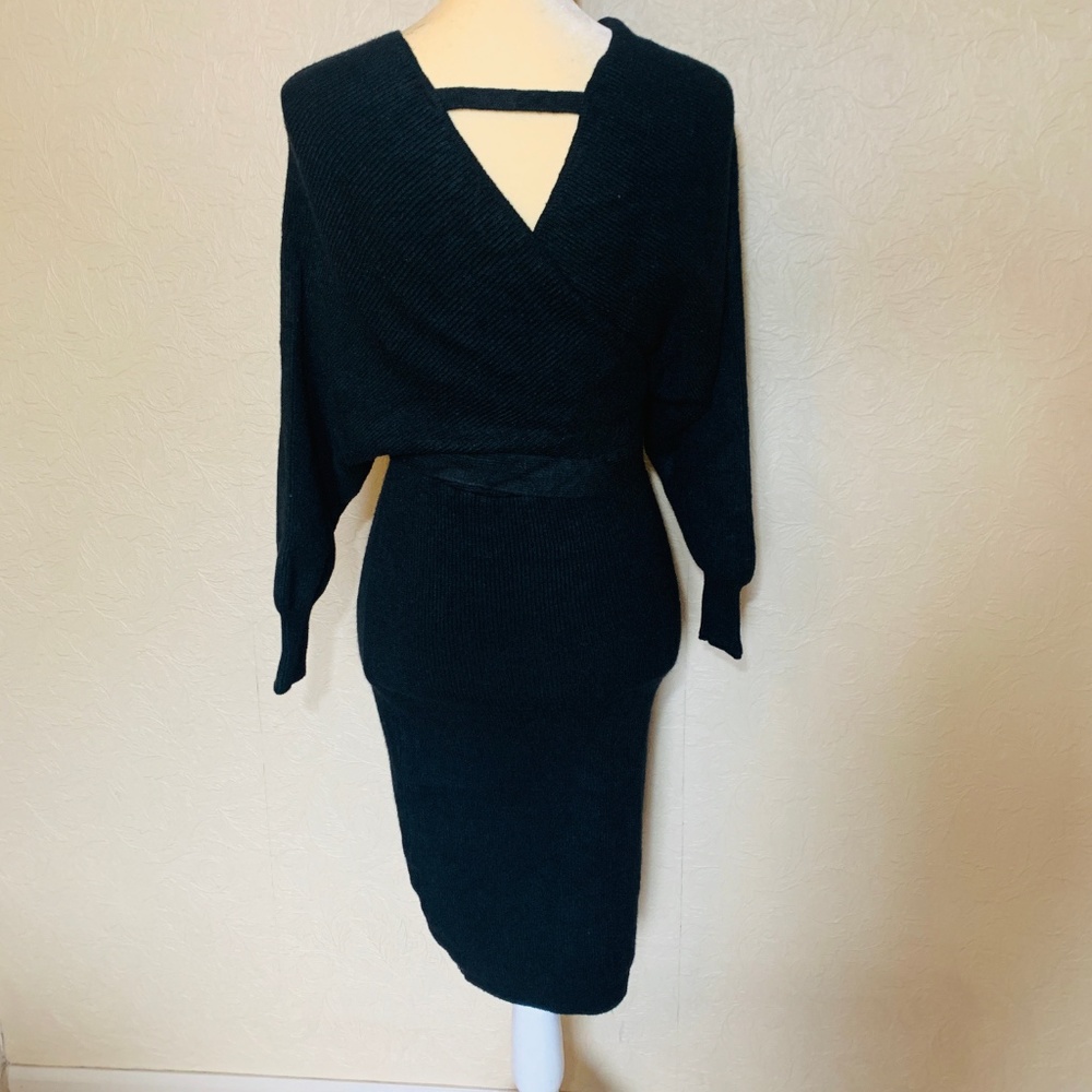 Black wrap-style sweater dress NWT with belt - Picture 5 of 6